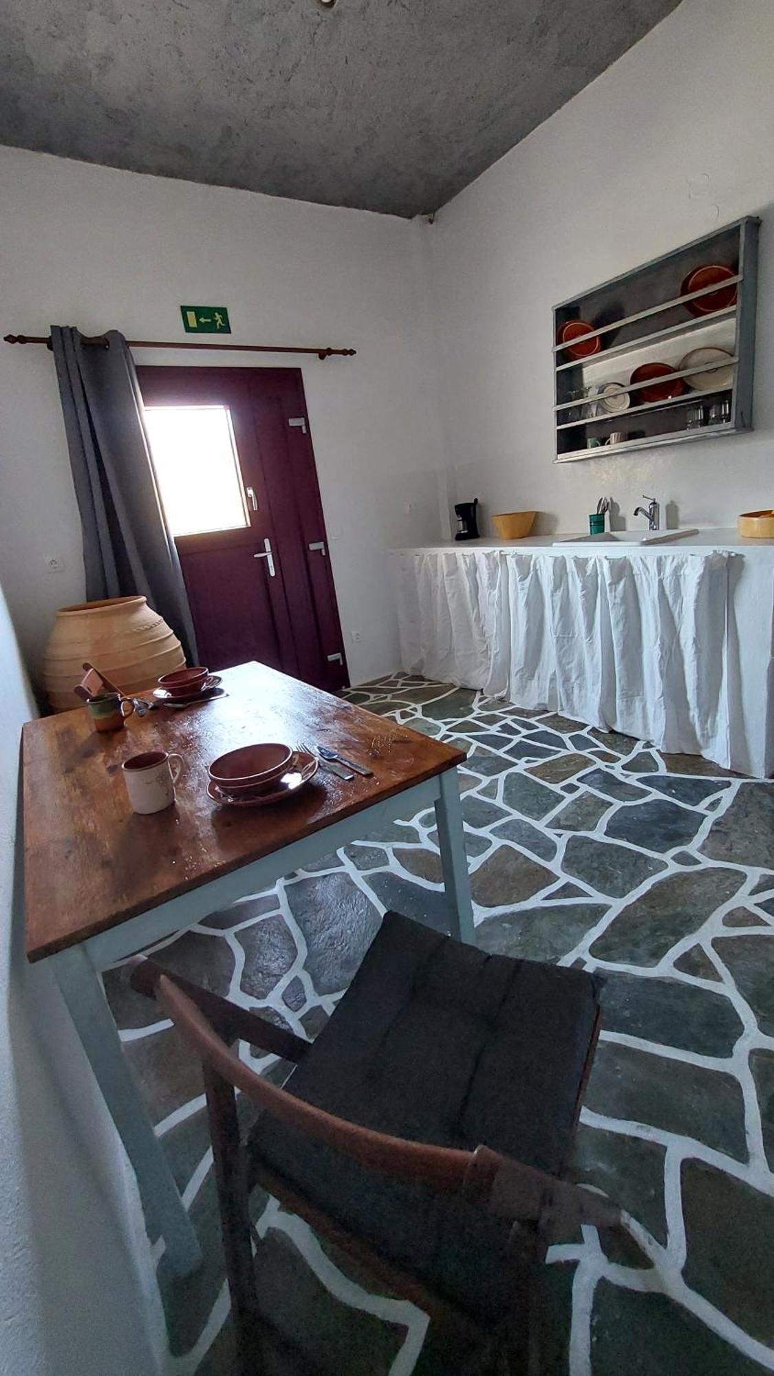 Styfilia Beachfront Apartments Platis Gialos  Eksteriør bilde